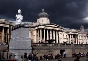 55653362 Alison Lapper Pregnant on the plinth